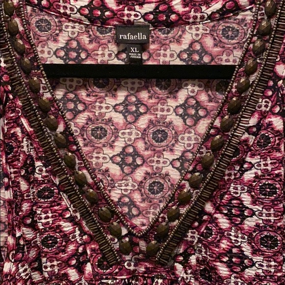 • Patterned Tank Top • - Picture 3 of 3